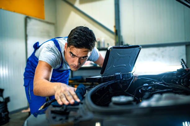 istock Searching for automotive spare suppliers 1165311514