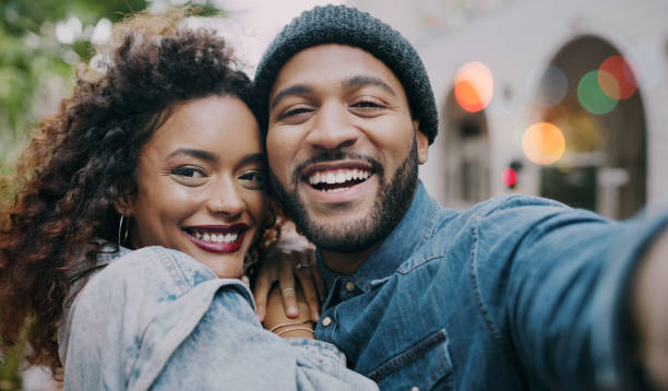 istock It's not a date until you take a selfie 1165318634