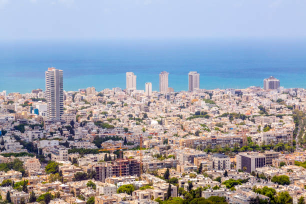 veduta aerea di tel aviv-yafo, israele - ayalon freeway foto e immagini stock