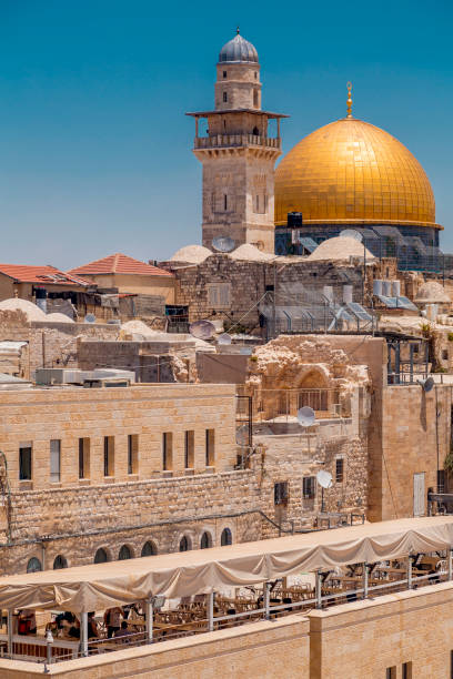 felsendom, jerusalem - dome of the rock jerusalem israel arch stock-fotos und bilder