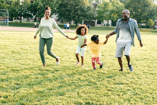 istock Outdoor family activities 1165332343