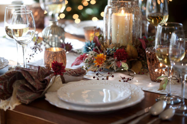 holiday dining place setting - autumn table setting flower imagens e fotografias de stock