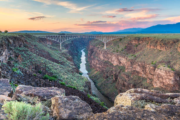 pont de gorge de rio grande - rio grande photos et images de collection