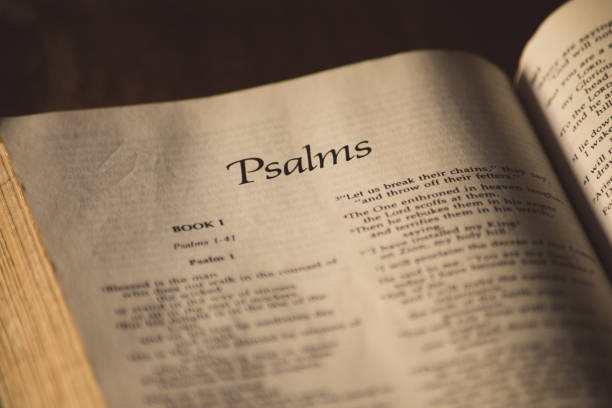 The first page of the book of Psalms The first page of the book of the Bible Psalms psalms stock pictures, royalty-free photos & images