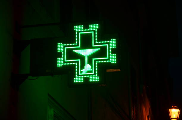 istock Neon Italian pharmacy sign 1165396355
