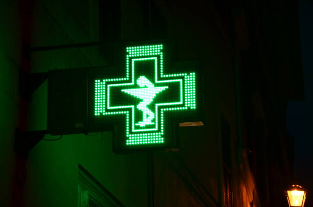 istock Neon Italian pharmacy sign 1165396366