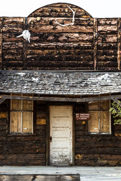 old building in tombstone, arizona, united states - tombstone photography weathered day imagens e fotografias de stock