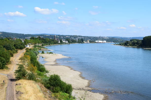 ви�д на реку рейн возле кобленца - koblenz rhine river river city стоковые фото и изображения