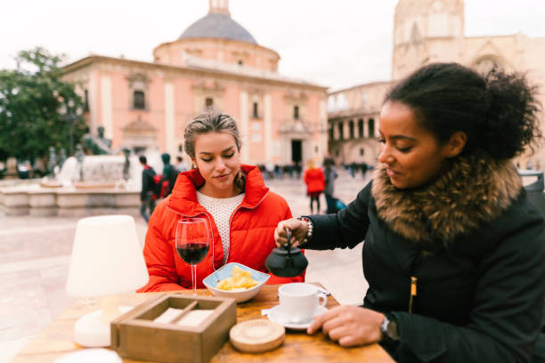 friends exploring spain - drinking tea cup drink imagens e fotografias de stock