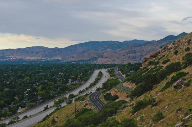istock The bending highway above the salt lake valley 1165566920
