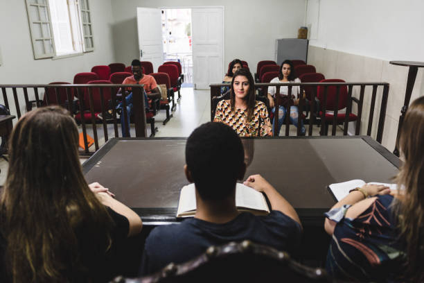 law school college students during practical class in court - law student imagens e fotografias de stock