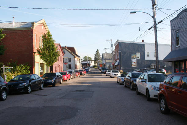 vista lungo st. george street annapolis royal - editorial maritime provinces canada night foto e immagini stock