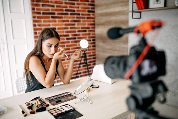 istock I will show you how I do it 1165609868