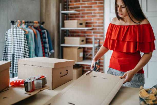 istock Everyone do shopping online 1165633276
