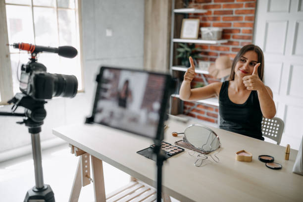 istock I will show you how I do it 1165635014