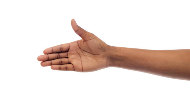 крупным планом руки черной женщины растягивается для рукопожатия на белом - giving human hand female isolated стоковые фото и изображения