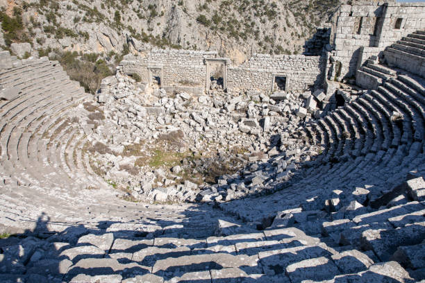 termessos ciudad antigua - roman antalya turkey restoring fotografías e imágenes de stock