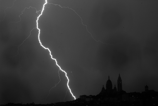 Lightning on Paris