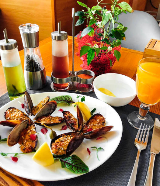 fresh mussel baked with cheese
