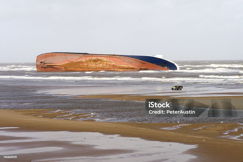 Beached Отправляйте - Стоковые фото Irish Sea роялти-фри