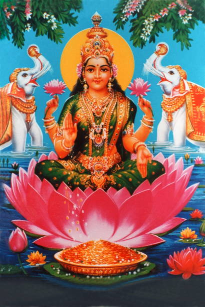 painting of goddess laxmi - indian god imagens e fotografias de stock