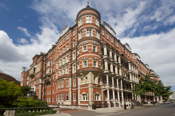 istock Kensington, London 1165711873