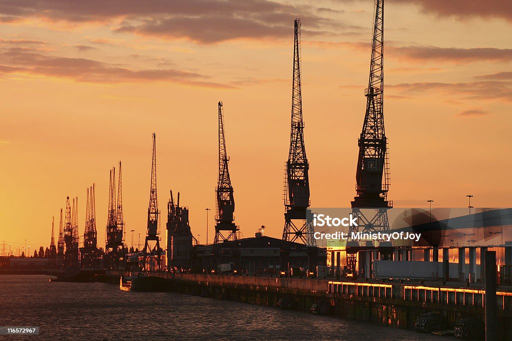 Southampton Docks ao pôr do sol - Royalty-free Southampton - Inglaterra Foto de stock