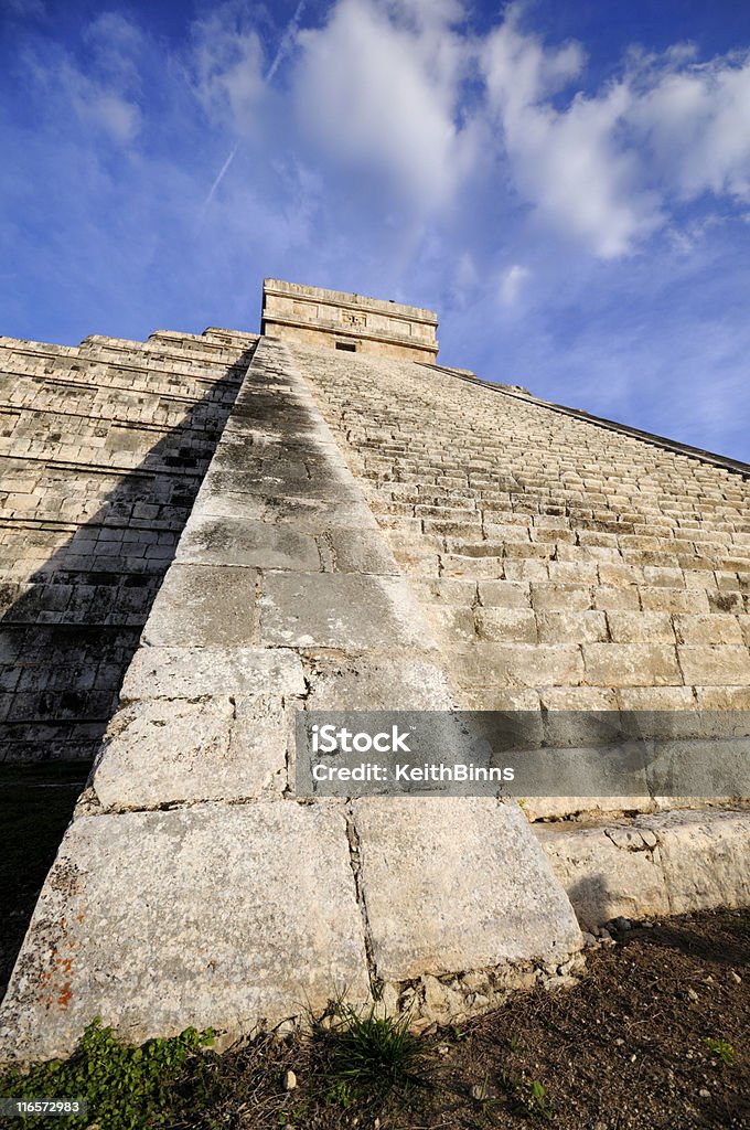 Piramide di Chichen Itza - Foto stock royalty-free di Ambientazione esterna