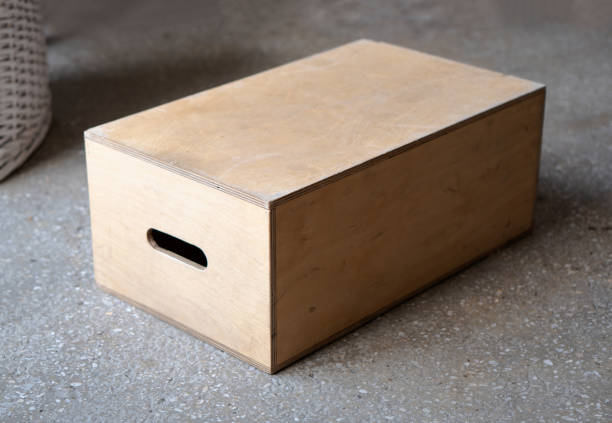 アップルの箱は、映画製作のそれぞれに穴が開いている木箱です。