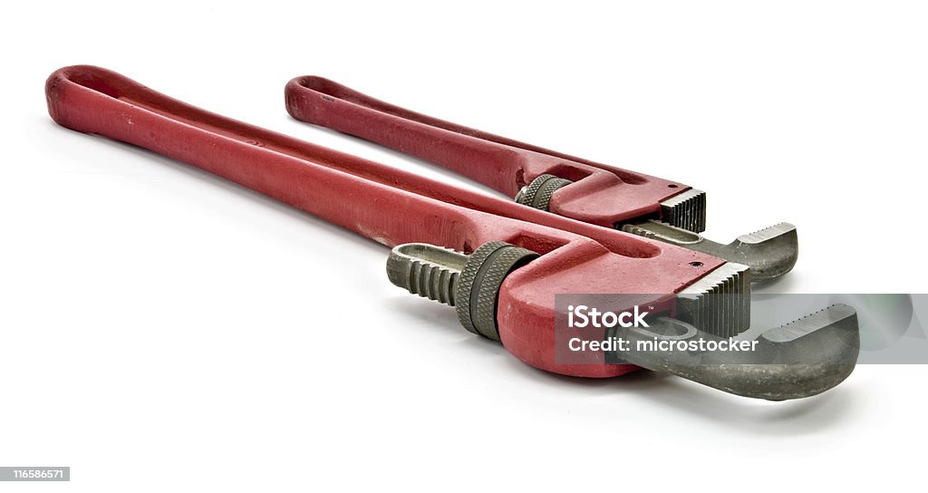 Traseiro de chaves de cachimbo e ferramentas de construção, isoladas no branco - Royalty-free Branco Foto de stock