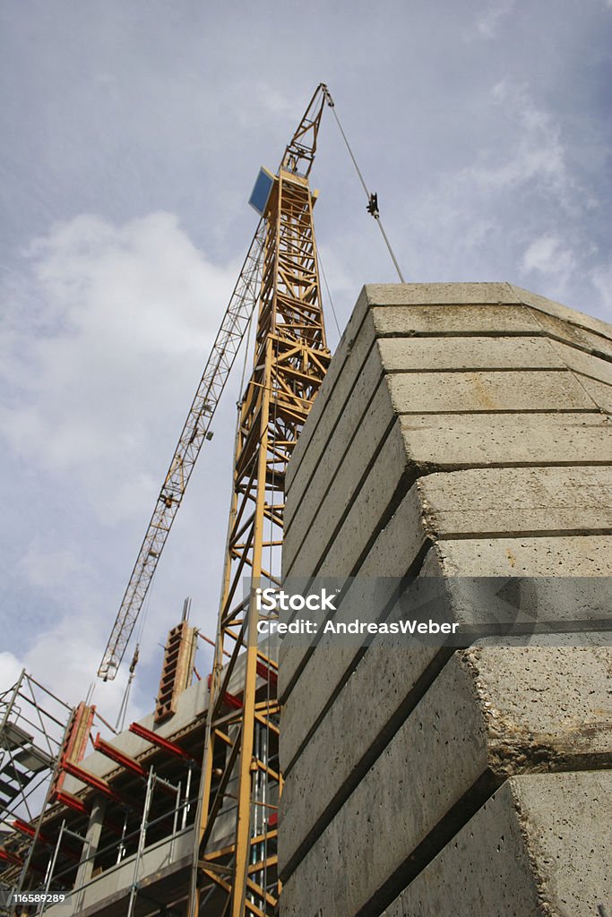 Grue sur un chantier de construction - Photo de Acier libre de droits