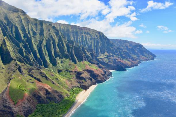 istock Napali Coast, Kauai 1165899152
