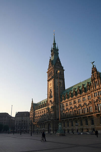 istock Hamburg Rathaus, early morning 116591135