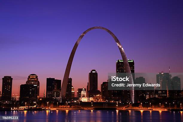 St Louis Mo Stock Photo - Download Image Now - Gateway Arch - St. Louis, Downtown District, Dusk
