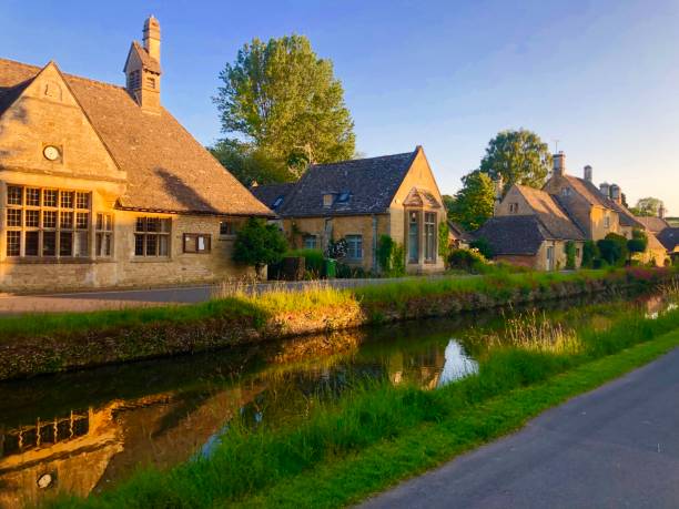 lower slaughter gloucestershire inghilterra - cotswold foto e immagini stock