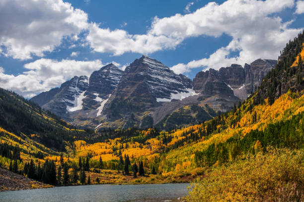 istock Colorado Maroon Bells - Maroon Lake View Mid-Afternoon 1165979529