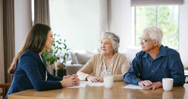 il tuo investimento ha maturato alcuni interessi - 401k retirement planning financial advisor foto e immagini stock