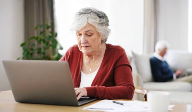 istock She's got online access to her retirement fund 1165980795