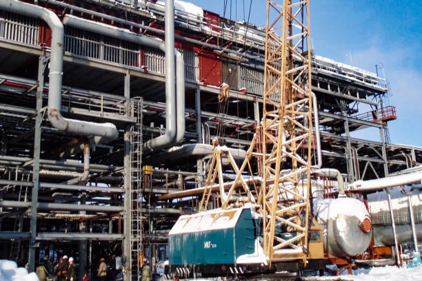 oil refinery construction of an oil industrial facility - petrolium tanker imagens e fotografias de stock