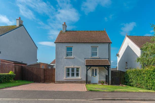 istock Typical Scottish Modern Detached Three Bedroomed Villa Constructed  Ten Years Ago and Situated within a Scottish Housing Estate 1166021319