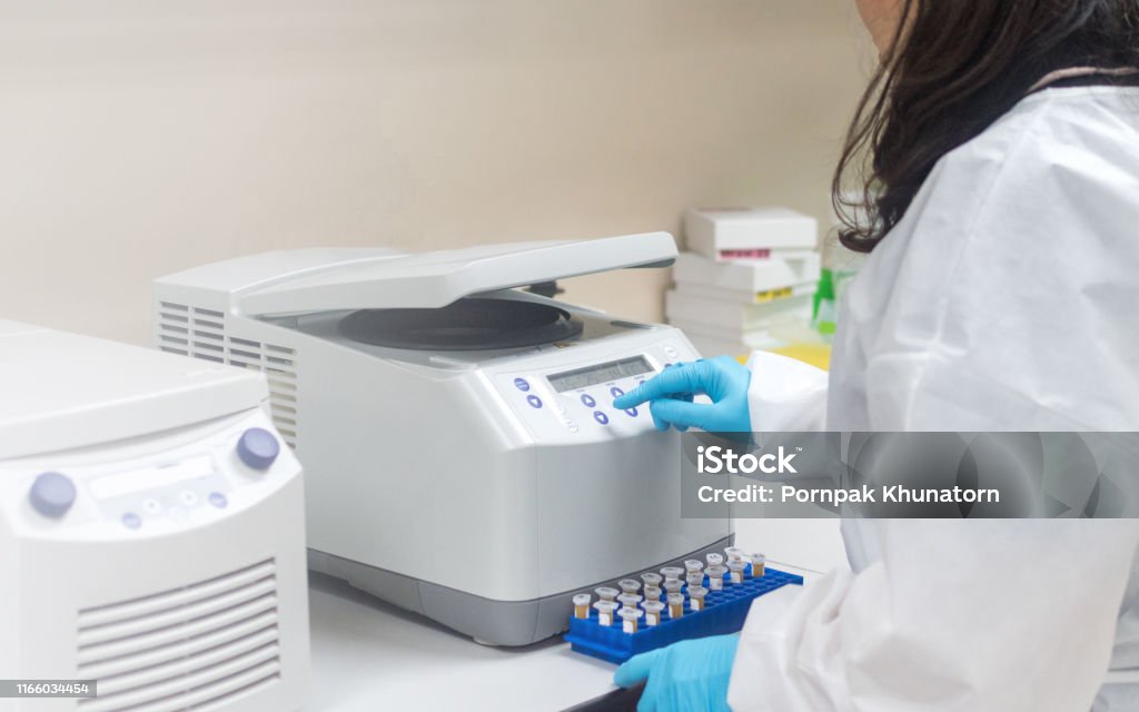 Autimation Machine Ideas Laboratory Technocian Using Centrifuge Device Autimation Machine For ...