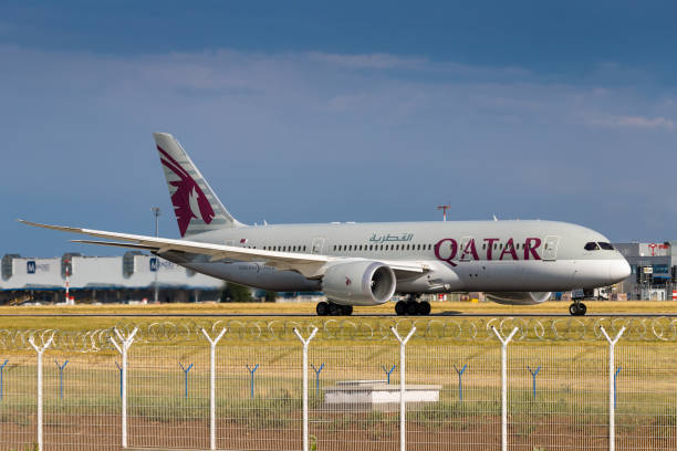 b787 qatar - boeing 787 qatar airways airplane aerospace industry photos et images de collection