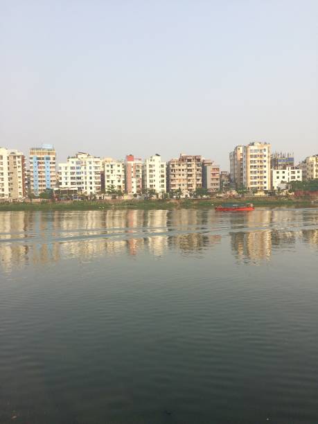 istock Gulshan Hatirjeel lake in Dhaka 1166155213