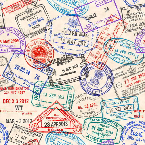 여행 비자 공항 스탬프 원활한 패턴. 여행 문서, 바이스 또는 여권 고무 스탬프 패턴 벡터 배경 - passport stamp rubber stamp passport china stock illustrations