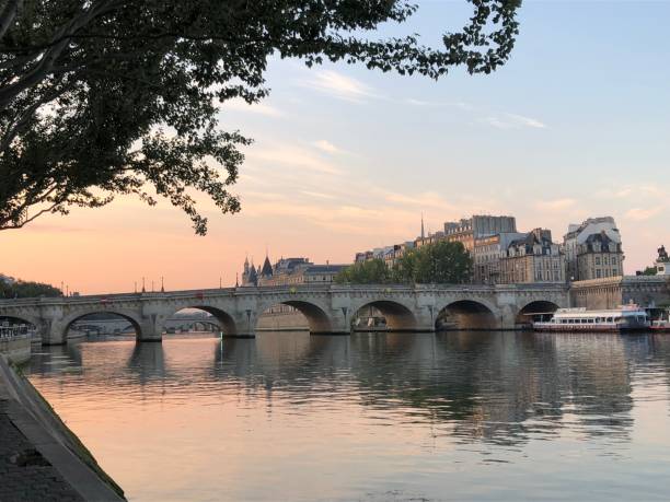 istock Good morning, Paris 1166215060
