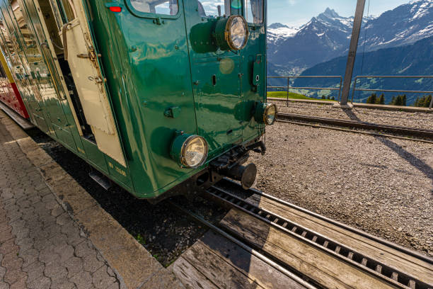 rack railway - rack railway imagens e fotografias de stock