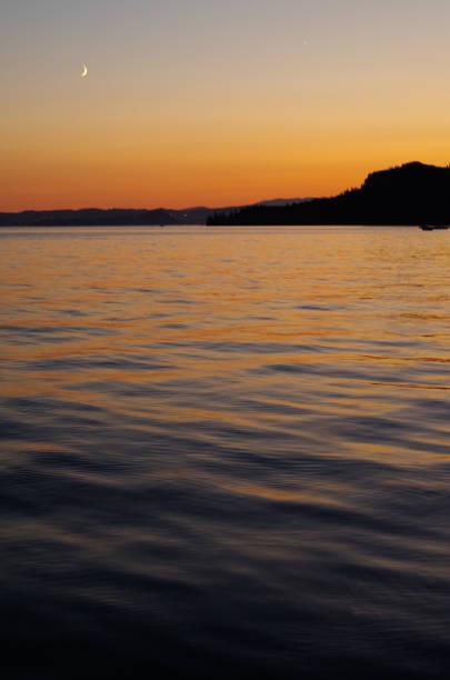 istock Beautiful lake view in Italy after sunset 1166230357