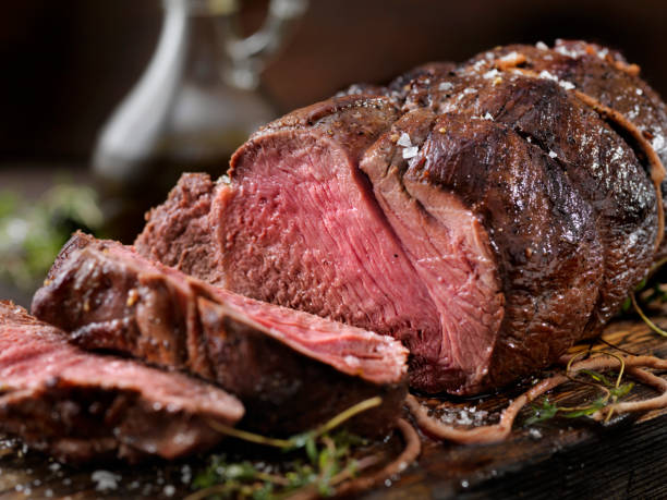 cervo, alce sirloin tip roast - beef foto e immagini stock