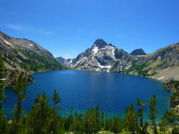 istock Vast size of Sawtooth Lake. 1166296187