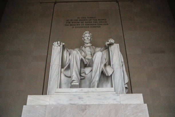 istock Lincoln Memorial Interior (with no people) 1166341387